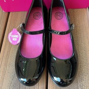 SO Girls Mary Jane Shoes NEW Size 4 NWT